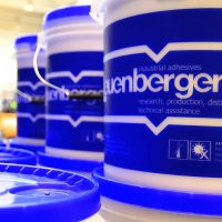 Adhesivo para estuches y cajas